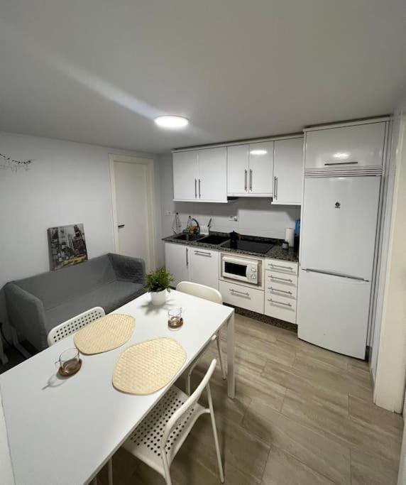 Apartmán Centrico A Metros De La Playa A Coruña Exteriér fotografie